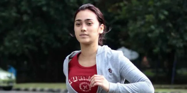 Sepi Stripping, Alexandra Gottardo Iseng Lari