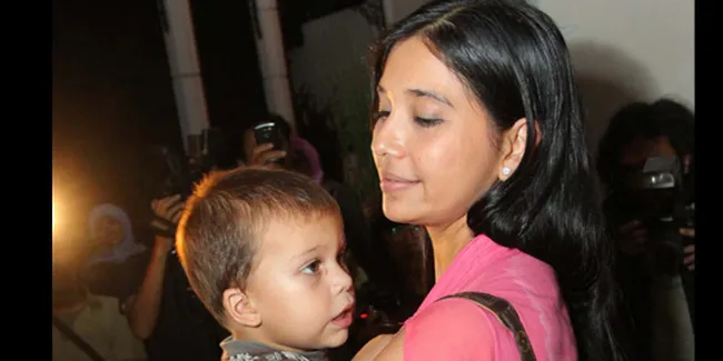 Ayu Azhari Tak Paksakan Anak-Anaknya Tinggal di KPAI