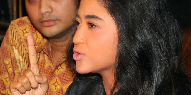 Dewi Perssik: Shankar Itu Bajingan!