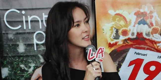 Berkah Bumbu 'Komedi Gelap' Ala Cathy Sharon