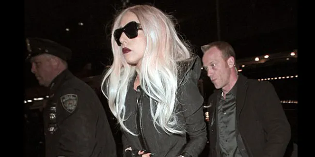 Lady GaGa Lupa Pakai Celana!