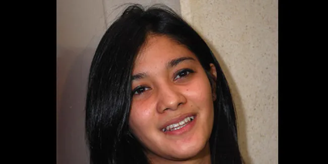 Naysila Mirdad Nolak Stripping?