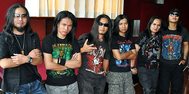 'BUMI DAN LANGIT MENANGIS' Tandai Ultah Ke-15 Jamrud