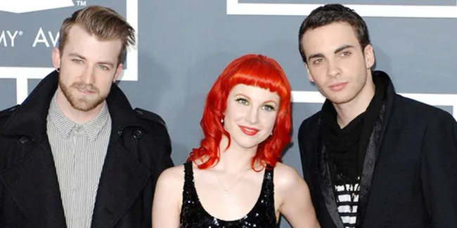 Paramore Gelar Lelang Untuk Bantu Jepang