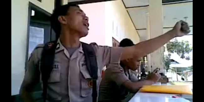 Aksi Polisi Gorontalo Menghibur!