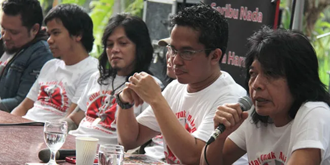 Pembagian 1000 Gitar Didukung Puluhan Gitaris