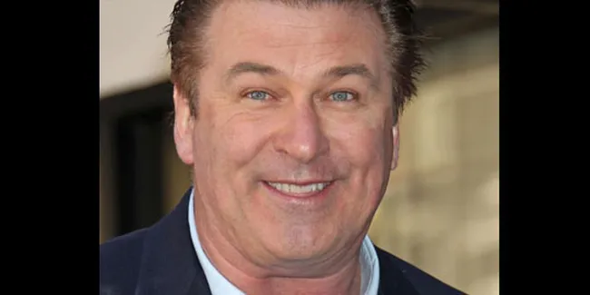 Alec Baldwin Mengundurkan Diri Dari 'ROCK OF AGES'