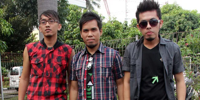 Drive Tak Ingin Vokalis Mirip Anji