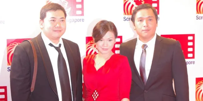 Delon Tio Dapat Kehormatan di Red Carpet Gala Premiere