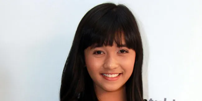 Sst! Putri Ayu Duet Dengan Shakira dan Katy Perry