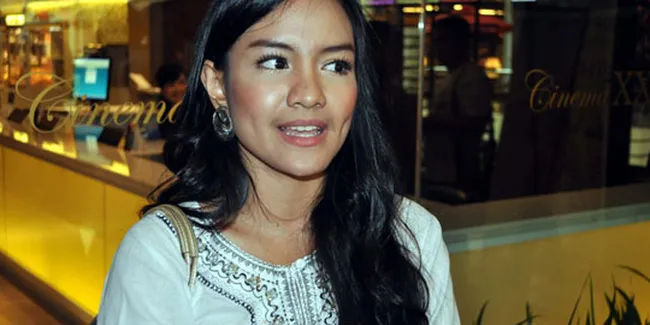 Wow... Baju Pre-Wed Intan Nuraini Ada 5 Pasang