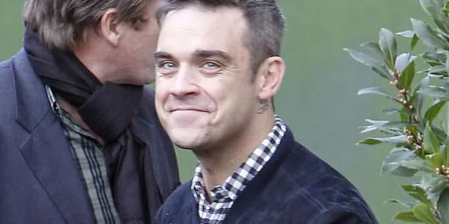 Keracunan Makanan, Robbie Williams Dapat Bonus
