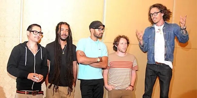 Incubus Berevolusi Lewat Musik