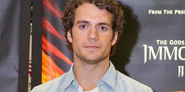 'SUPERMAN' Buat Henry Cavill Tak Bisa Tidur!