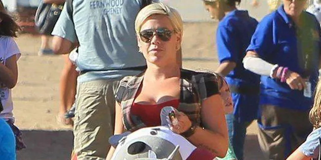 Facebook Dibajak, Pink Berang