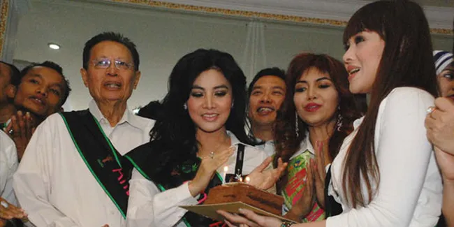 Ultah, Cici Faramida Tak Sangka Dapat Surprise