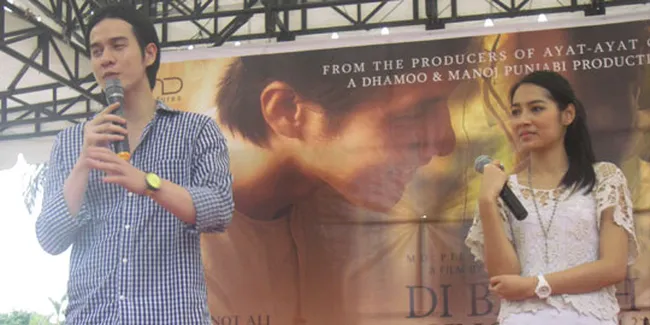 'DI BAWAH LINDUNGAN KABAH', Hebohkan Medan