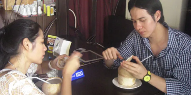 Junot dan Niken Anjani Nikmati Kuliner Medan