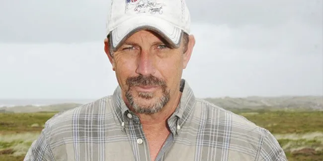 Kevin Costner Mundur Dari 'DJANGO UNCHAINED'