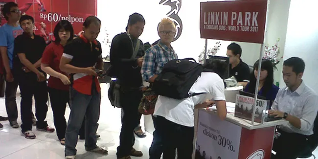 Demi Tiket Linkin Park, Fans Antri Dari Jam 8 Pagi