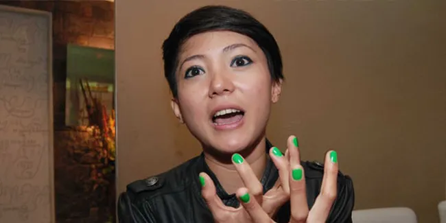 Poppy Sovia Simpati Sarah Sechan Cerai