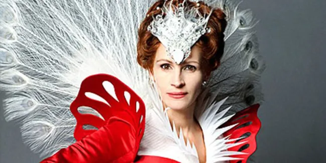 Tampilan Perdana Julia Roberts Sebagai Evil Queen