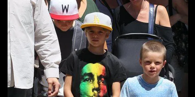 Putra Beckham Mengumpat Dalam Bahasa Spanyol