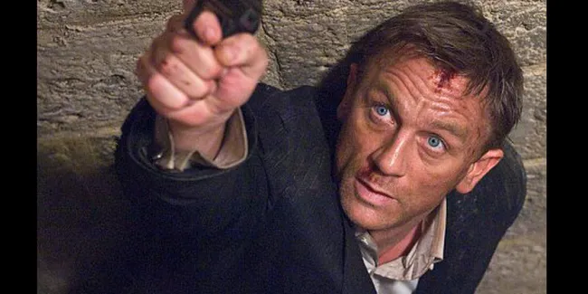 Daniel Craig, James Bond Berjenggot Pertama