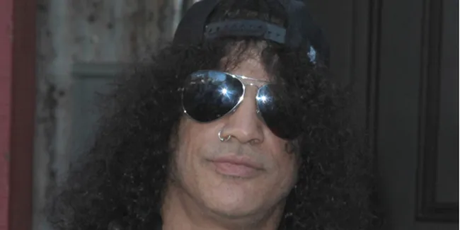 Slash Kecanduan Guitar Hero