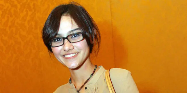 26 November, Zee Zee Shahab Menikah