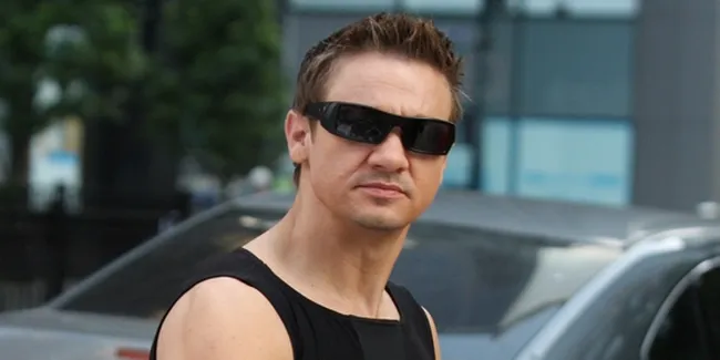 Ternyata Jeremy Renner Memang Bukan Jason Bourne