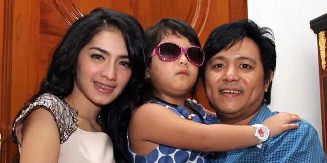 Anak Sakit, Angel Karamoy Sekeluarga Gagal Berlibur