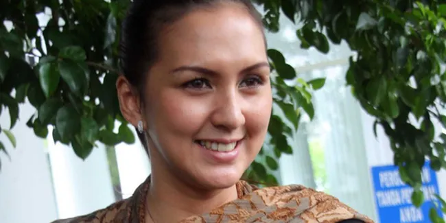 Donna Agnesia: Tiga Anak Cukup!