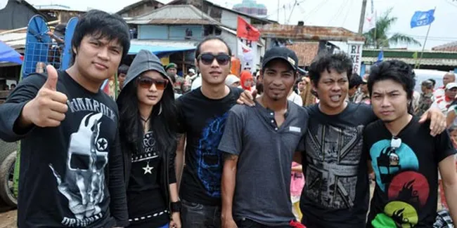 Posan Dan KK Band Sumbang Korban Kebakaran