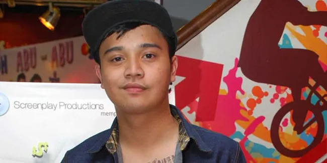 Derby Romero Senang Jadi Anak SMA Lagi?