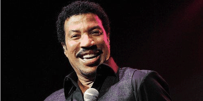 Lionel Richie Sering Diselamatkan 'Hello'