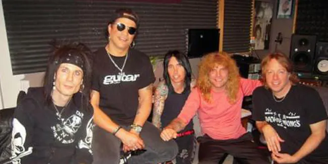 Slash Bereuni Dengan Steve Adler