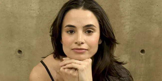 Mia Maestro, Dari 'TWILIGHT' Jadi The Next Elizabeth Taylor