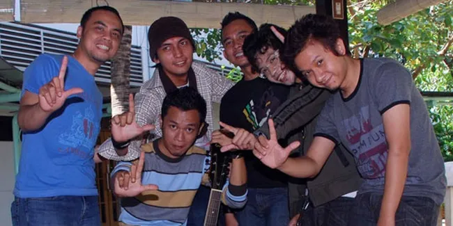 Walau Angker, Gunung Salak Jadi Inspirasi Nama Band Ini!