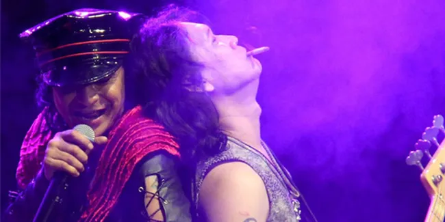 Konser 18 Tahun, Rif Dapat Kado Bassist Baru