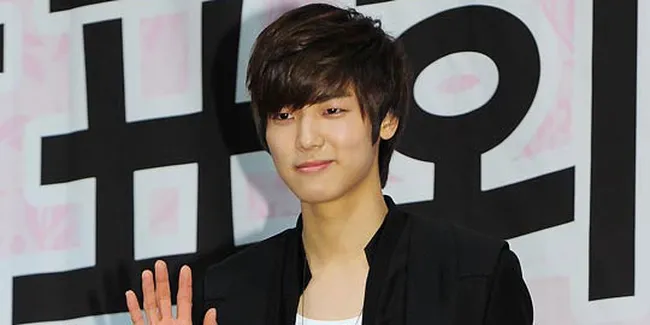 Minhyuk Ungkap Alasan Kenapa CN Blue Tidak Menjadi Boyband