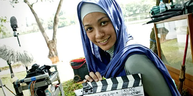 Para Perempuan di Balik Omnibus 'RECTOVERSO'