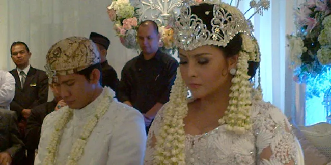 Demi Audy, Iko Uwais Tembus Palang Pintu Yang Menjaganya