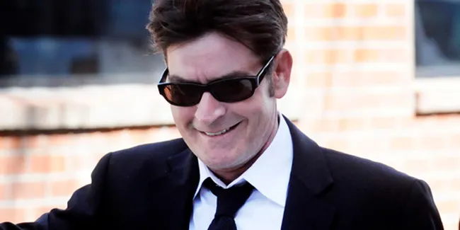 Mantan Asisten Charlie Sheen Ditemukan Tewas