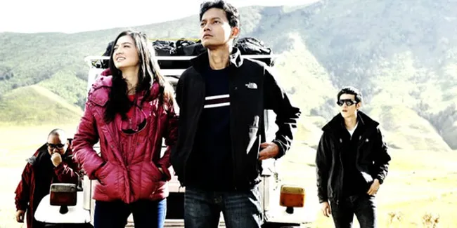 '5 CM' Bagikan 3 Still Foto di Semeru