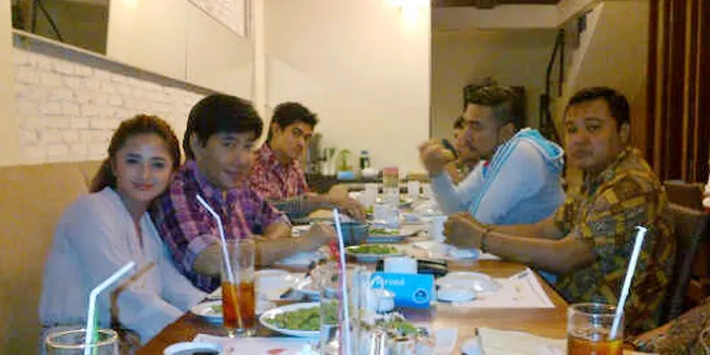 Dewi Perssik Bakal Terima Kejutan Dari Guruh