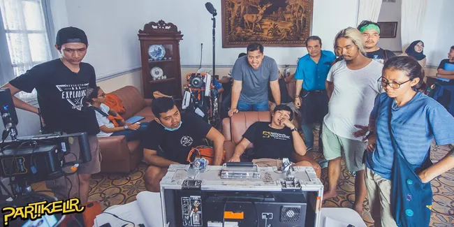 10 Fakta Unik 'PARTIKELIR', Terinspirasi 'SHERLOCK HOLMES'