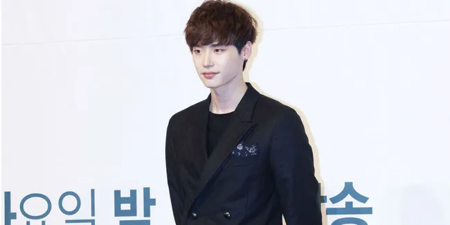 10 Model Rambut Keren Artis TOP Korea