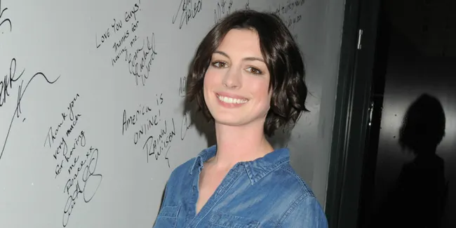 10 Transformasi Gaya Rambut Seru Para Selebritis Hollywood