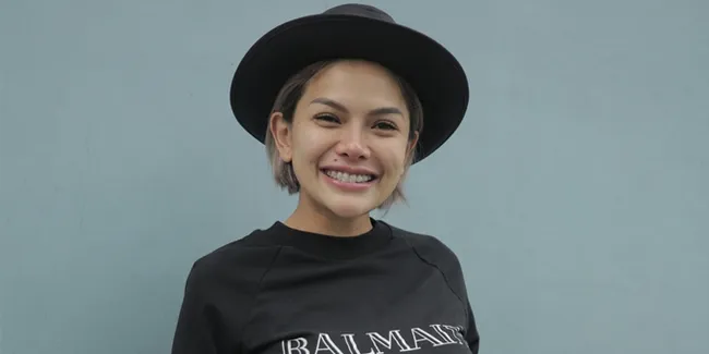 3 Minggu Usai Melahirkan, Nikita Mirzani Sudah Pamer Perut Rata